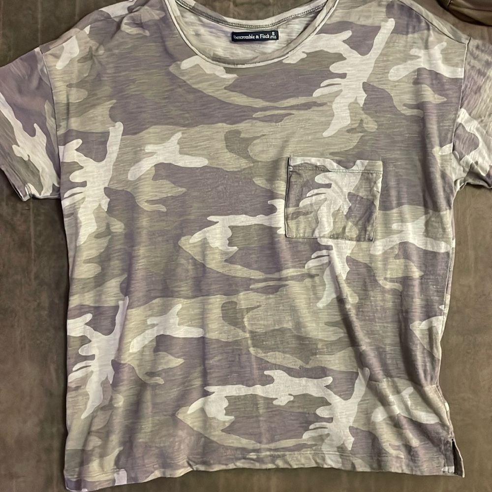 Abercrombie & Fitch Camo T-Shirt